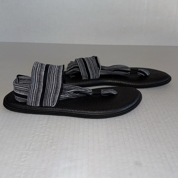Sanuk Yoga 2 Solid Vintage Sandals - Picture 4 of 9
